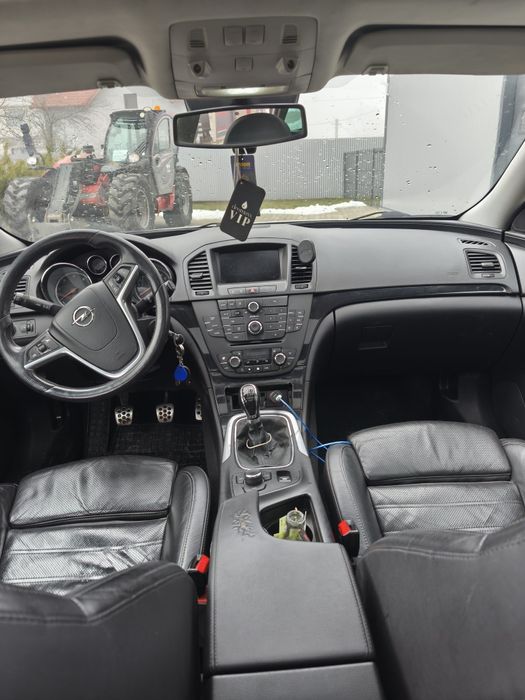 Opel Insignia  .