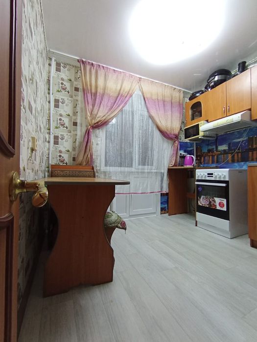 Продам квартиру 4 комнатную