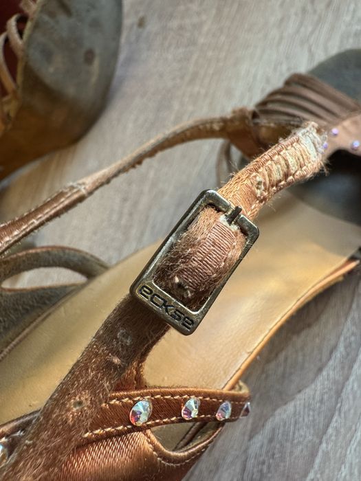 Танцевальные туфли