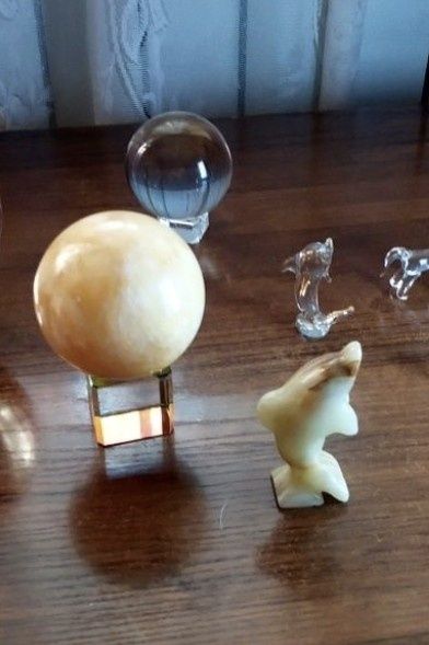 Стеклянные шары и статуэтки. Оникс.