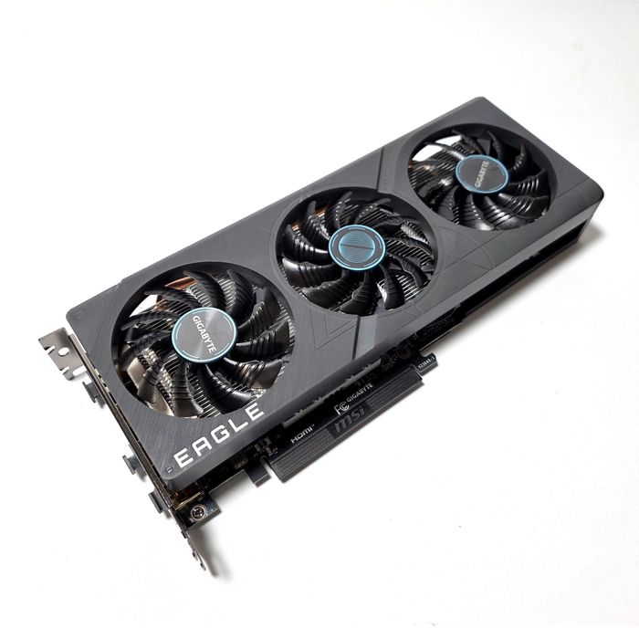 Placă video Gigabyte GeForce RTX 4060 EAGLE OC 8G - Impecabilă / Ca nouă