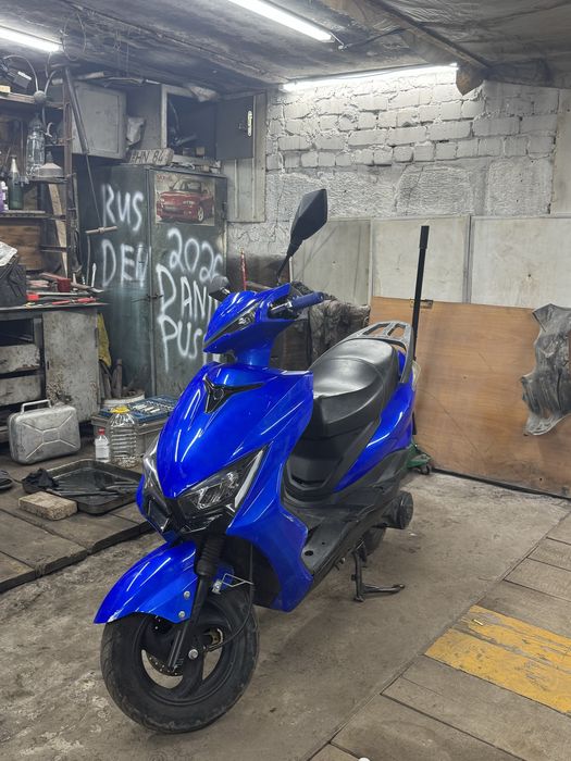 Продам скутер м8 про