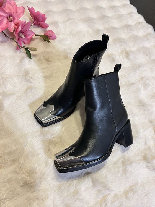 Ciocate/Cizme scurte cu botil metalic