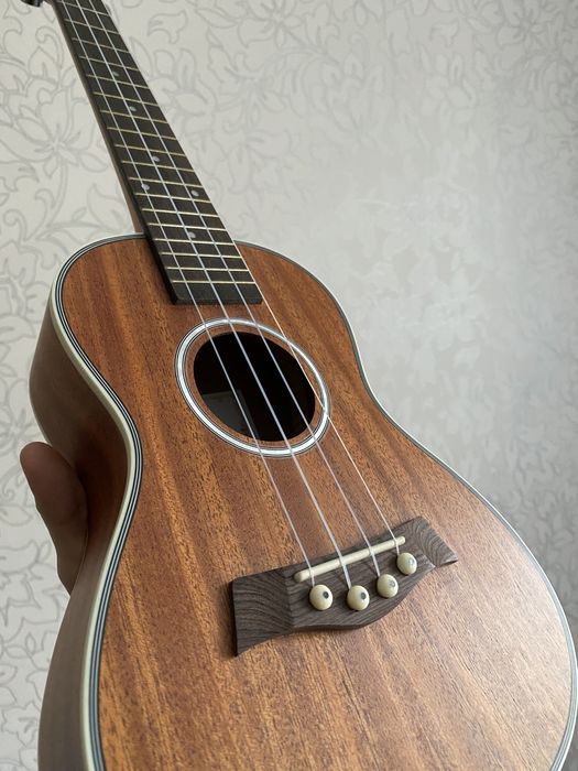 Продам укулеле!!