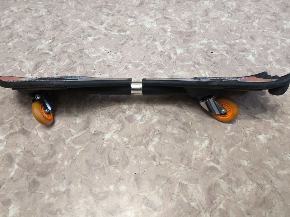 Скейтборд двух колесный
