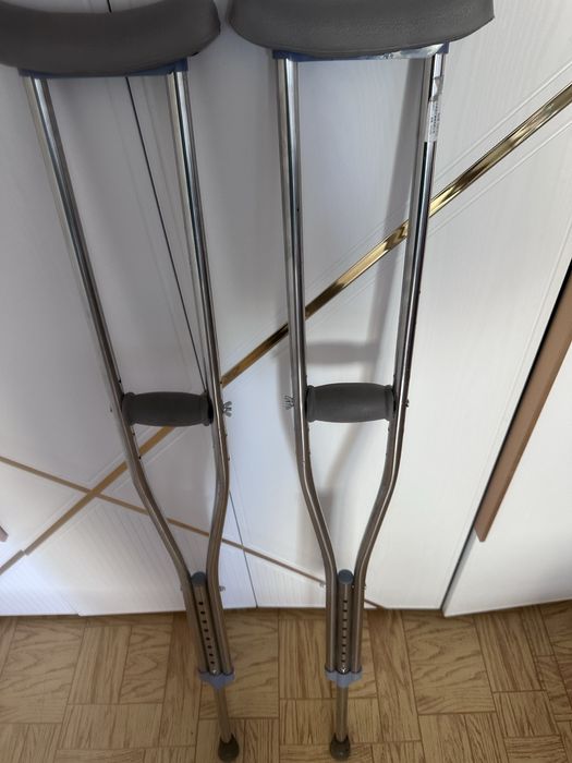 Костыль в отличном состоянии