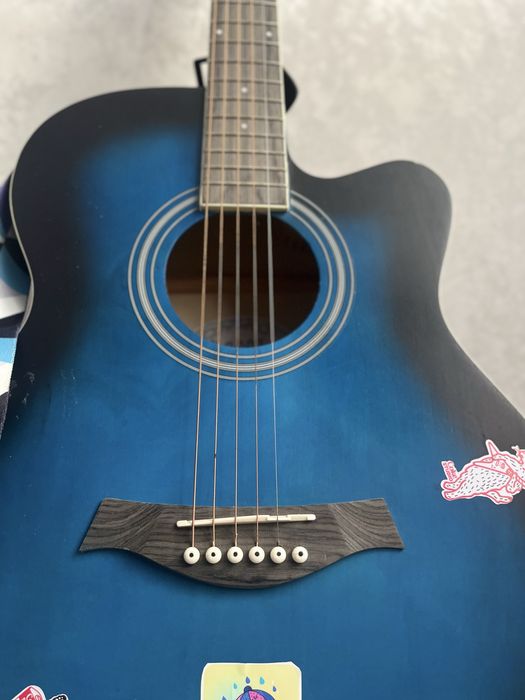 Акустическая гитара