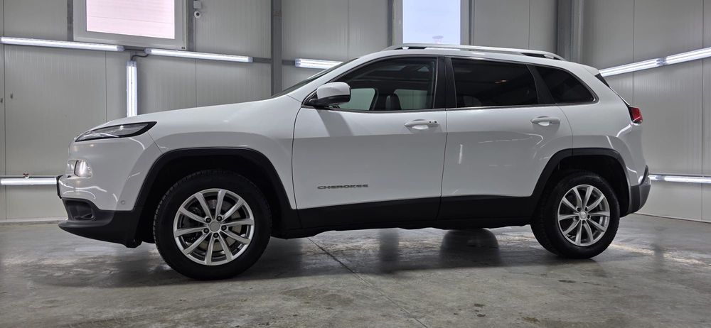 Jeep Cherokee Recent Importată, fără parcurs în România Preț Negociabil !!!