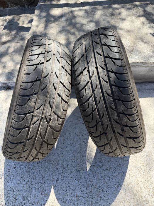 2 anvelope / cauciucuri vara, 195/65/15, marca TIGAR, stare foarte buna. Livrare cu verificare