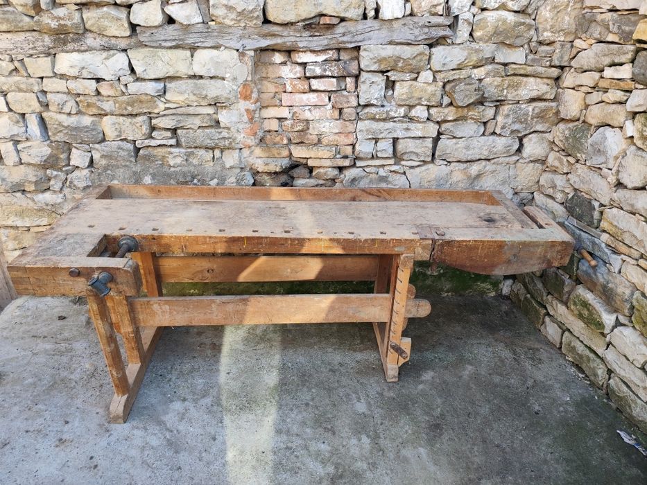 Дърводелски тезгях