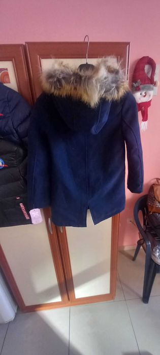 Продават се нови детски якета