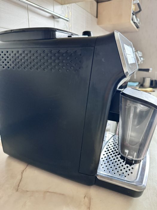 Продам кофемашину Philips LatteGo EP3241