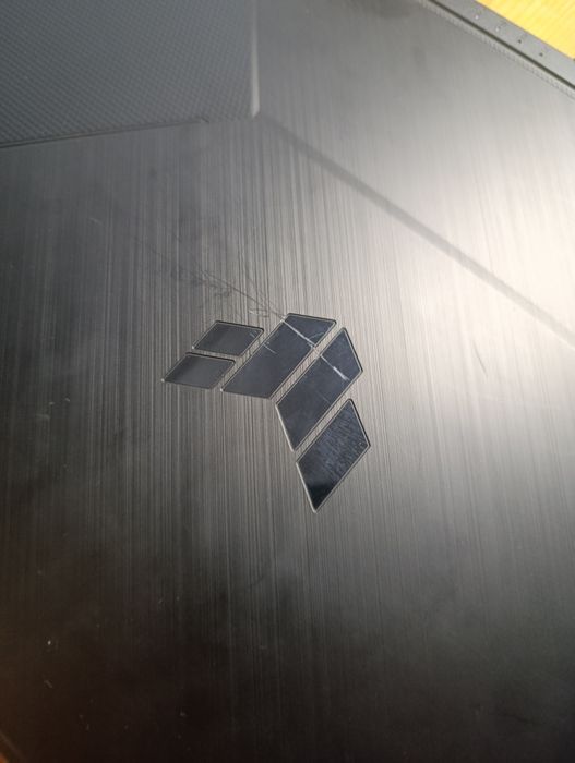 ASUS TUF F15 i7-11800H / RTX 3050 Ti / 16GB  / 1TB  – foarte bun