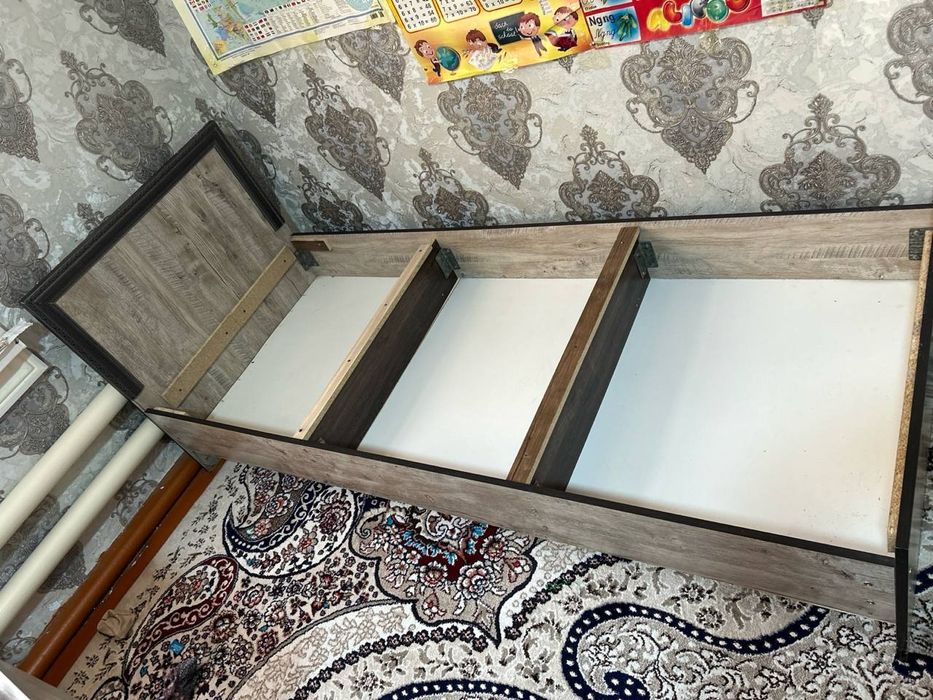 Сотилади кровать