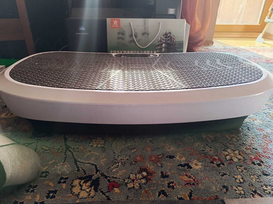 виброплатформа большая на 300 кг покупал за 300 тыс отдам  180 тыс