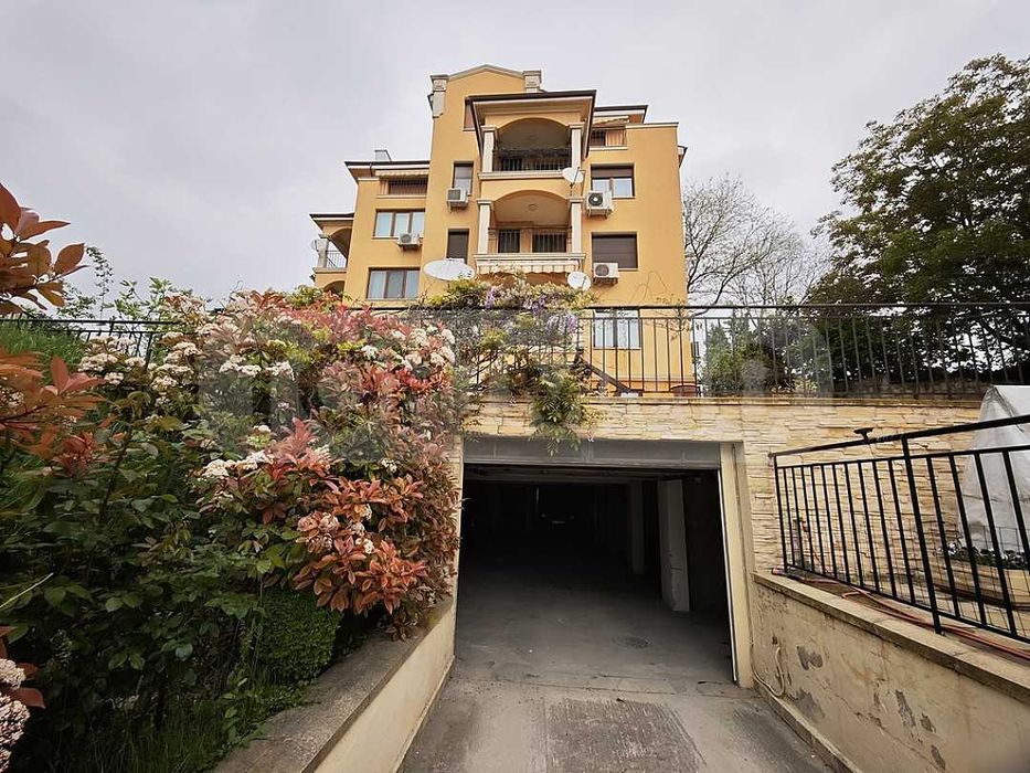 Продава се Тристаен апартамент в Варна, м-т Траката - 120 кв.м за 1959 €/кв.м - Снимка #15