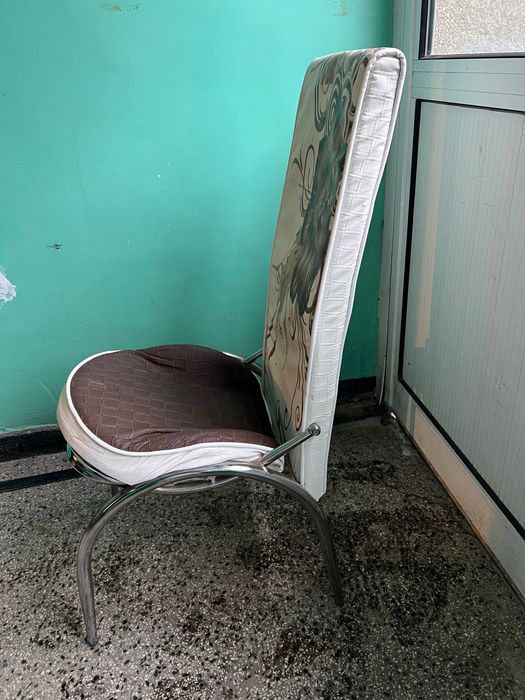 Дизайнерски кожен стол