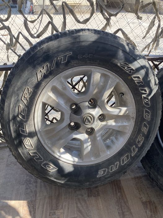 Машина балон сатылады , продается шины