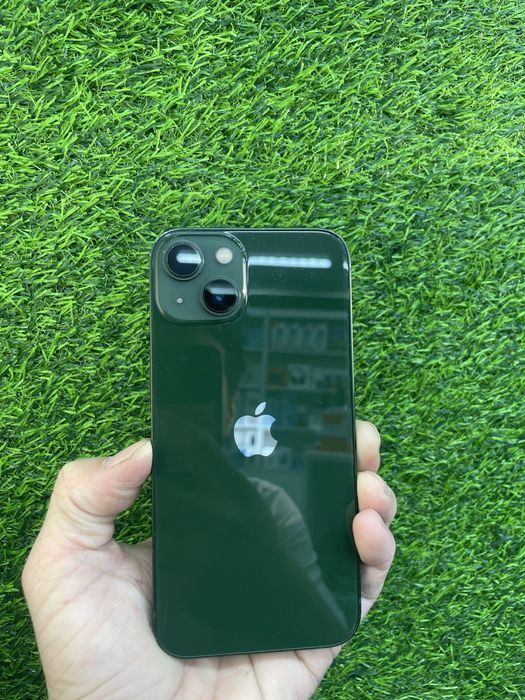 Продам Айфон 13 срочно