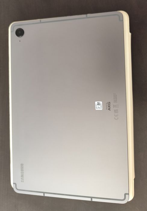 Samsung Galaxy Tab S9 FE 10.9" 6GB/128GB + S Pen + калъф