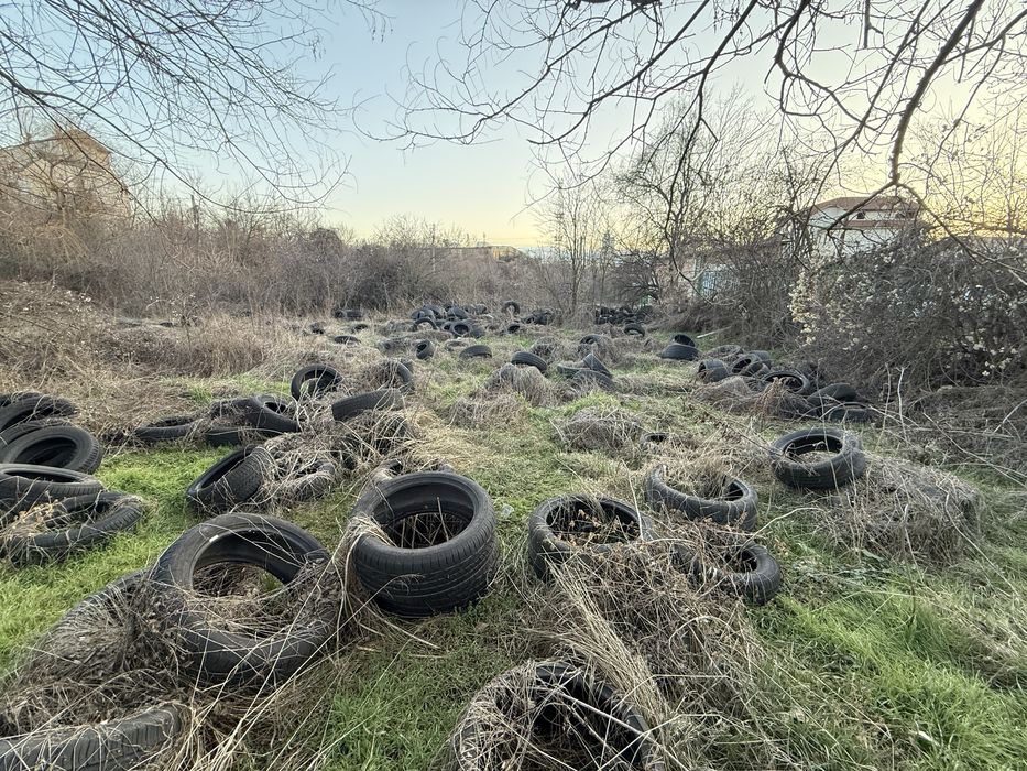 Продавам гуми  изгодно