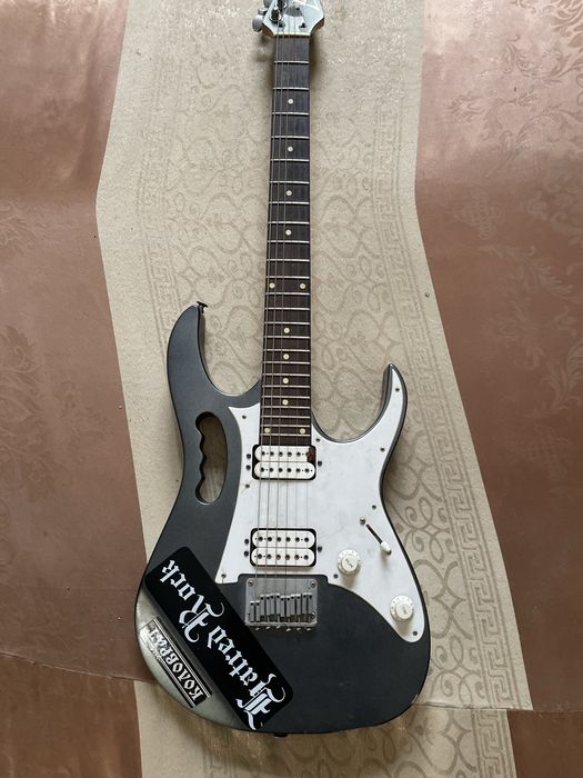 Ibanez Gitara narxini kelishamiz