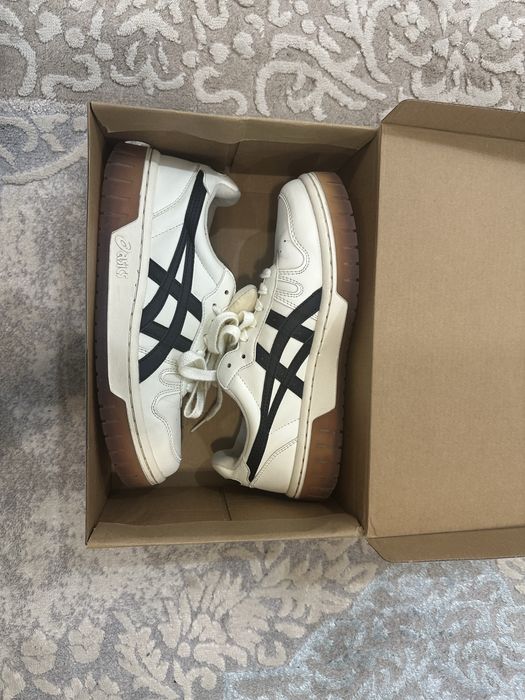 Asics court mz caramel