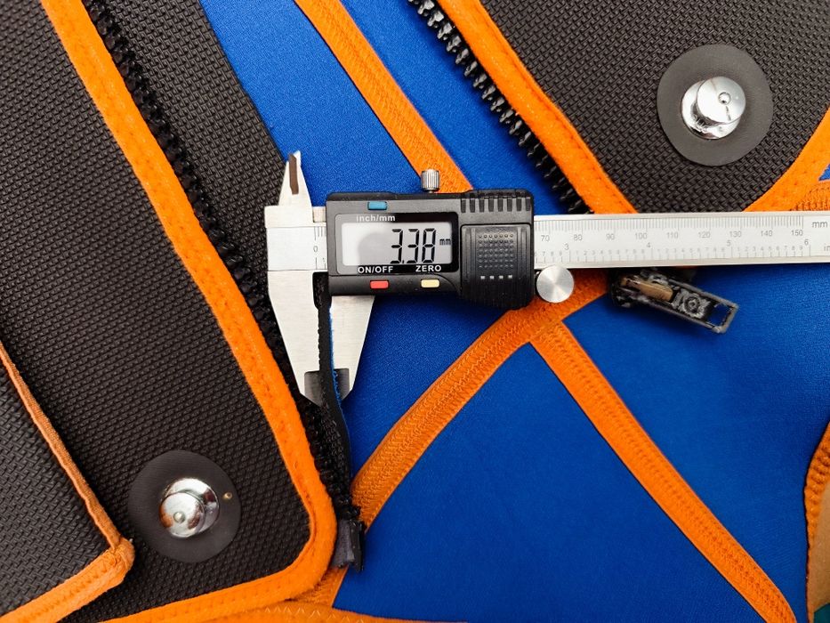 Неопренов костюм от 3 части