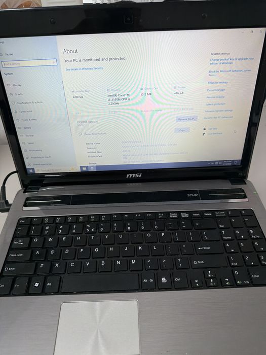 Laptop MSI merge doar in priza