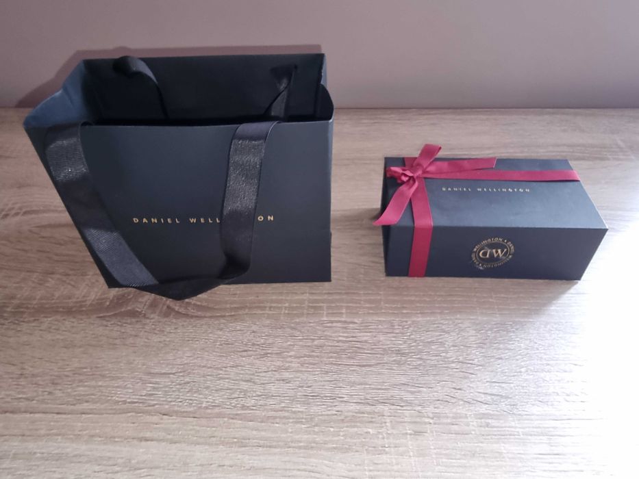 Ceas Daniel Wellington + cutie si punga cadou