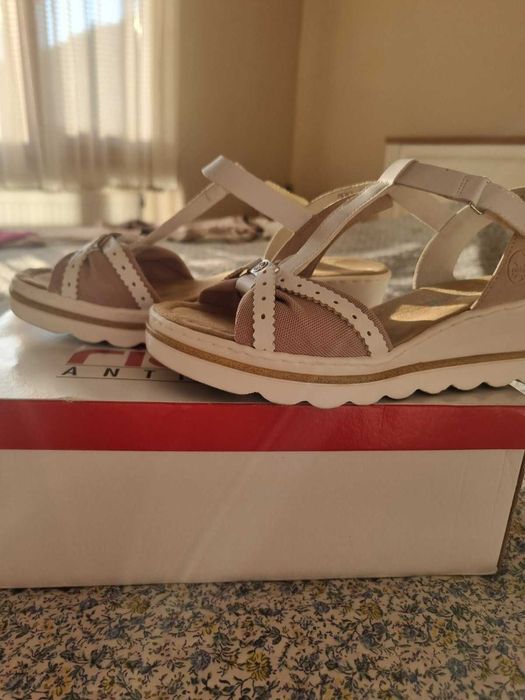 Дамски сандали естествена кожа