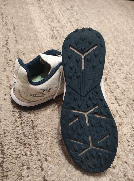 Детски стоножки за футбол Decathlon/Декатлон размер 36 , 23.5 см.