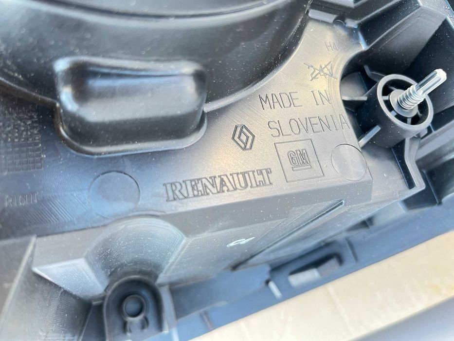 Far dreapta Renault Trafic 3 2015+ nou original Renault daylight