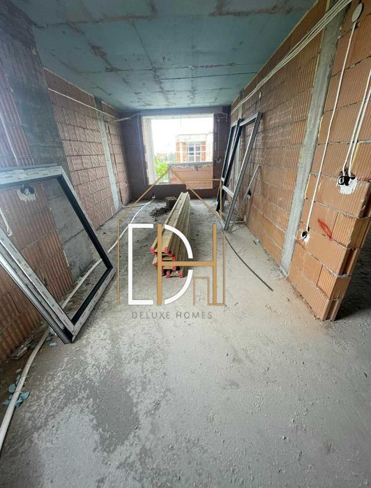 Продава се Тристаен апартамент в Пловдив, Остромила - 95 кв.м за 948 €/кв.м - Снимка #1