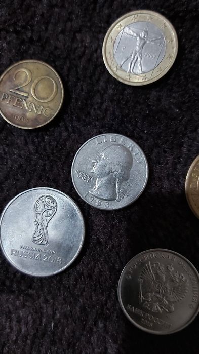 Продам монеты в коллекцию.