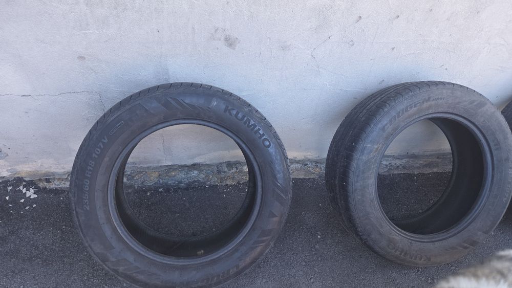 Продам б.у шины 235/60 r 18