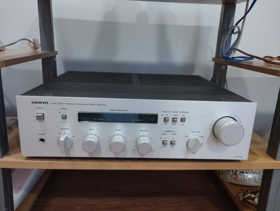 Усилвател Оnkyo запазен