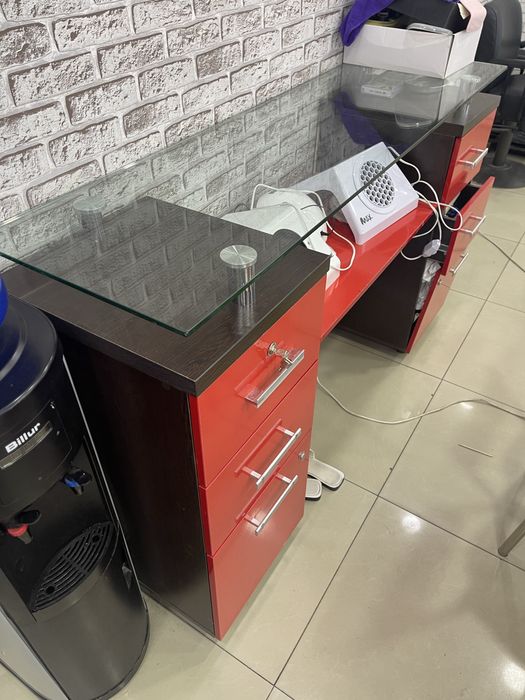 Продается стол с стулы комплект акрыл