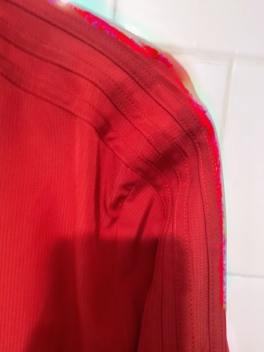 Geaca marca Adidas mărime L culoare roșu și negru nouă fără etichetă