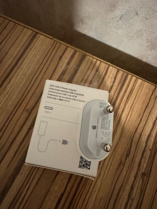 Iphone адаптер 20 w