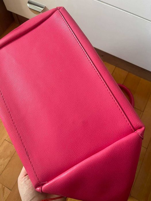 Дамска чанта кожена / лачена