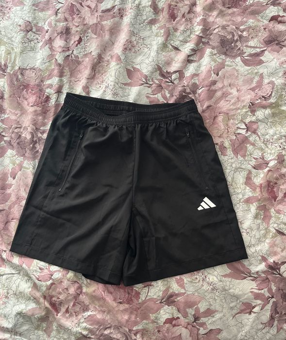 Мъжки къси панталони Adidas в размер М