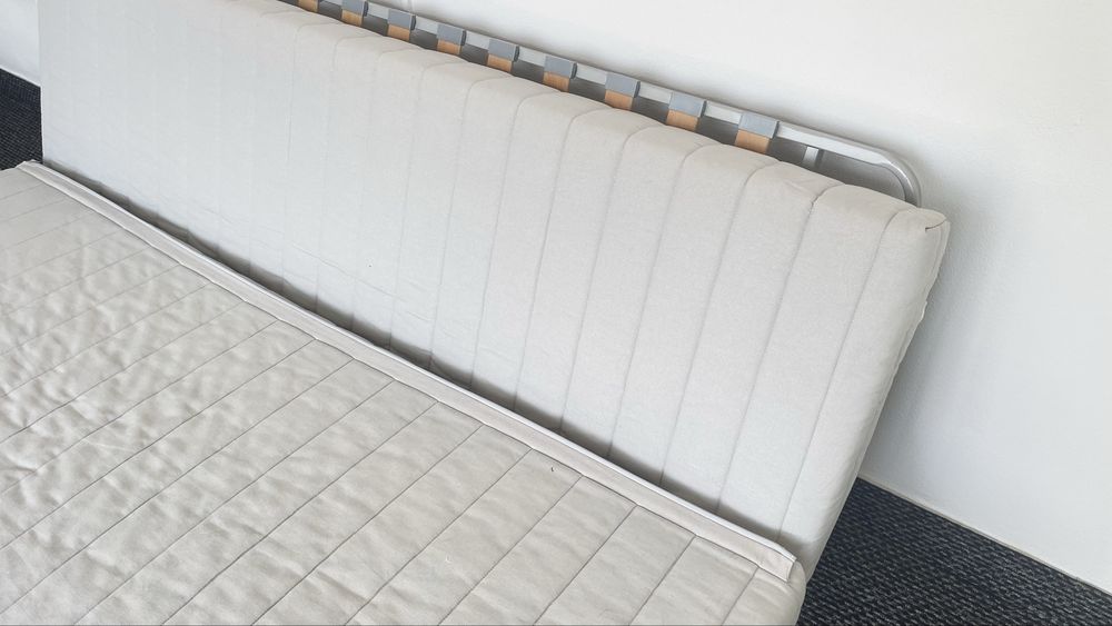Pat ikea beddinge cu saltele , somiere si huse originale stare foarte buna