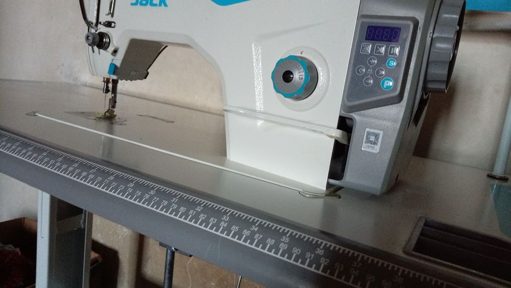 Tikiv mashinasi sotiladi