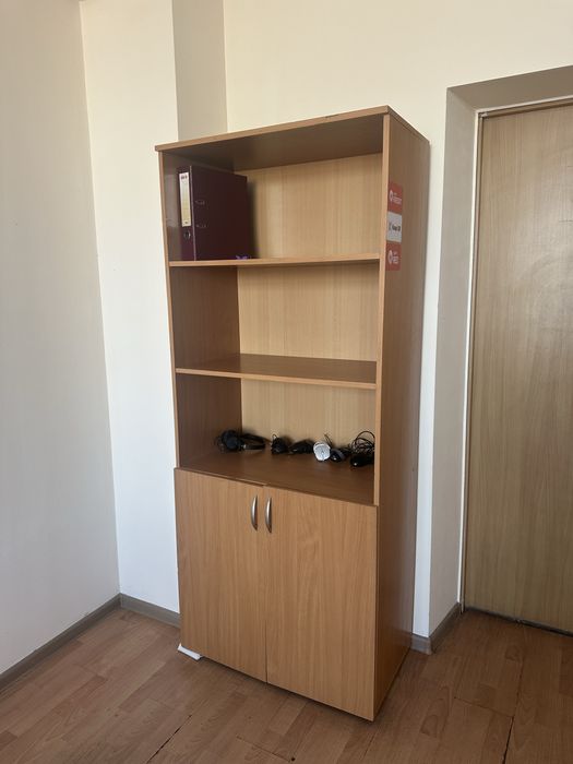 Продаю офисную мебель