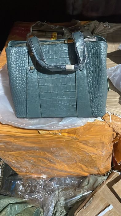Продам женские сумки новые