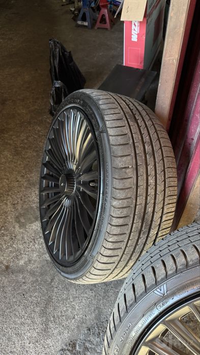 R18 диски с резиной 215/40 ZR18 + переходники, комплект 4 шт