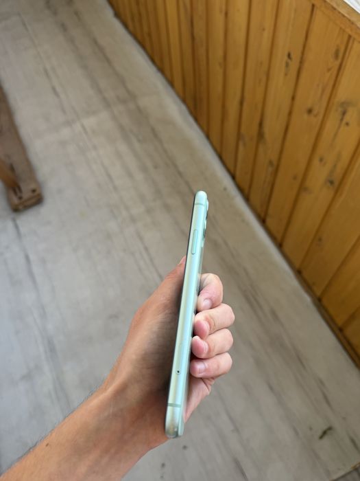 Продай Iphone 11 128/79