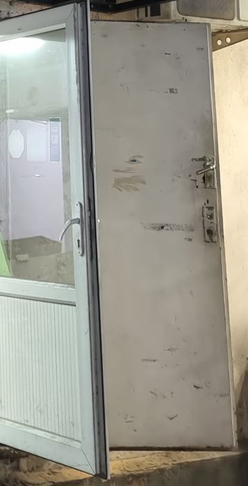 Продам железную дверь