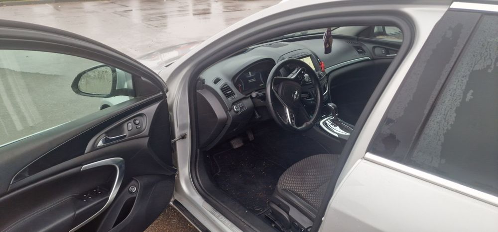 Продавам опел инсигния